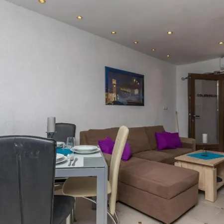 In With Seaview, Terrace, Air Condition, Wifi Appartamento