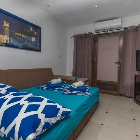 In With Seaview, Terrace, Air Condition, Wifi