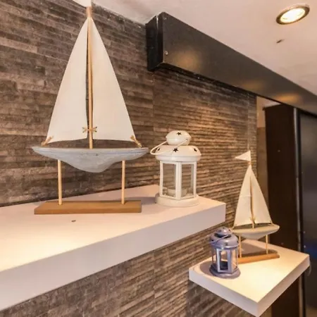 In With Seaview, Terrace, Air Condition, Wifi Appartamento Crikvenica