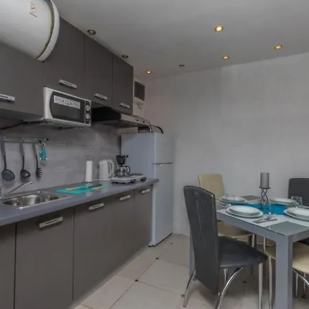 Appartamento In With Seaview, Terrace, Air Condition, Wifi