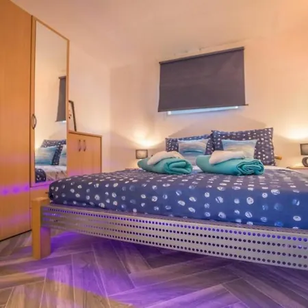 Appartamento In With Seaview, Terrace, Air Condition, Wifi